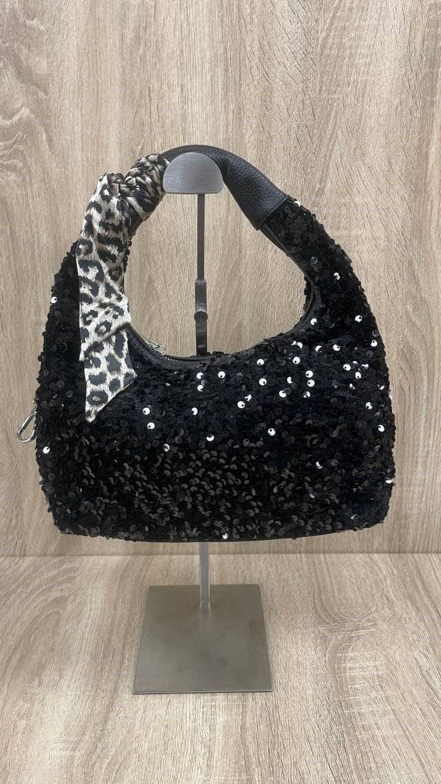 schwarz